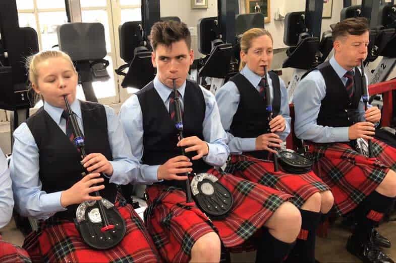 how hard is it to learn bagpipes