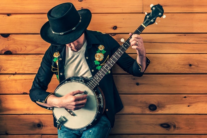 How to Play Banjo - 10 Tips for Beginners - Musical Instrument Pro